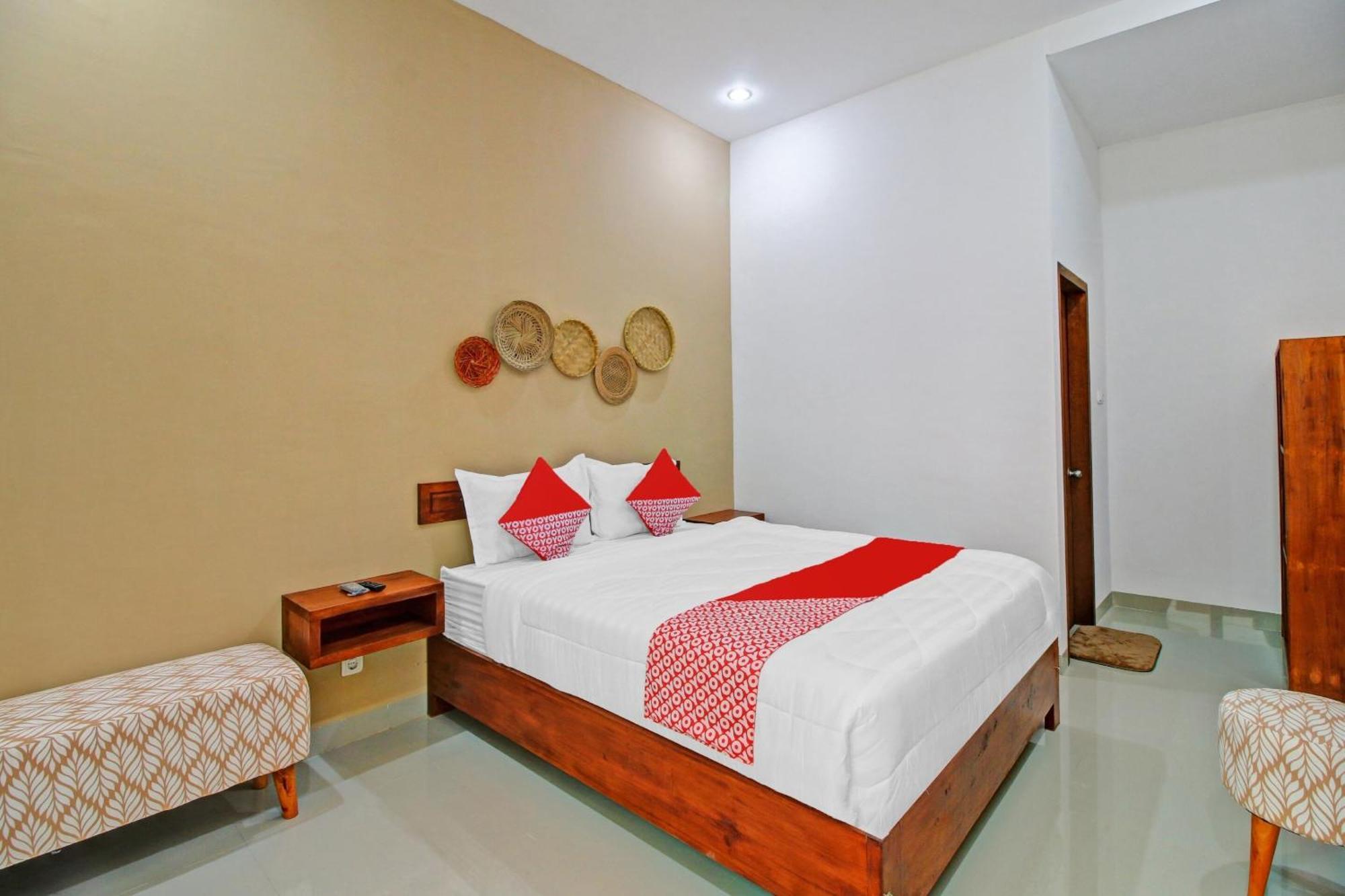 Oyo 90820 Madania Guesthouse Syariah Mataram Kültér fotó